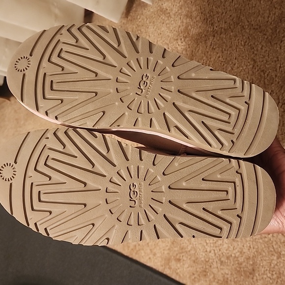 UGG Classic Mini II Boots - Picture 13 of 16